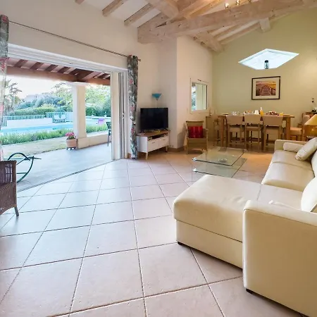 Exclusive Authentic Riviera - Private Pool, Petanque Court, Panoramic Mediterranean Sea & Esterel Mountain Views فيلة Saint-Raphaël