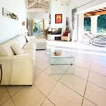빌라 Exclusive Authentic Riviera - Private Pool, Petanque Court, Panoramic Mediterranean Sea & Esterel Mountain Views *