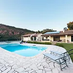빌라 Exclusive Authentic Riviera - Private Pool, Petanque Court, Panoramic Mediterranean Sea & Esterel Mountain Views Saint-Raphaël