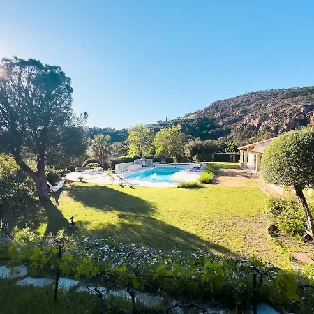 빌라 Exclusive Authentic Riviera - Private Pool, Petanque Court, Panoramic Mediterranean Sea & Esterel Mountain Views Saint-Raphaël