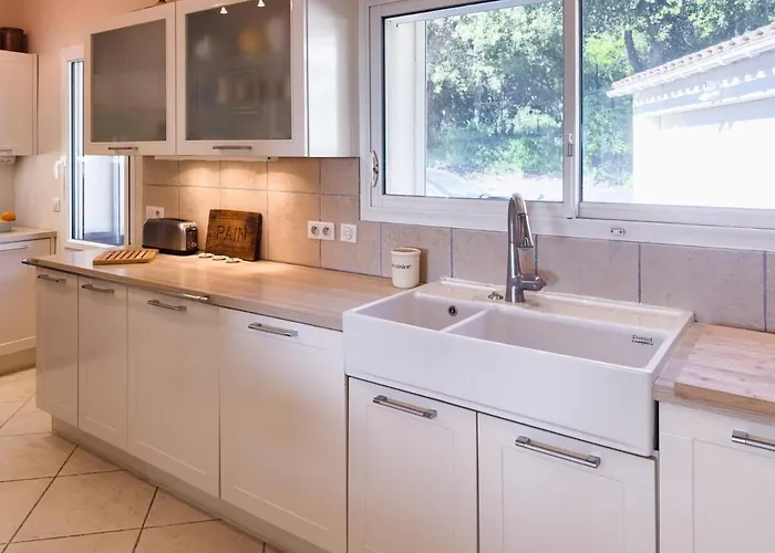 Exclusive Authentic Riviera - Private Pool, Petanque Court, Panoramic Mediterranean Sea & Esterel Mountain Views Villa Saint-Raphaël