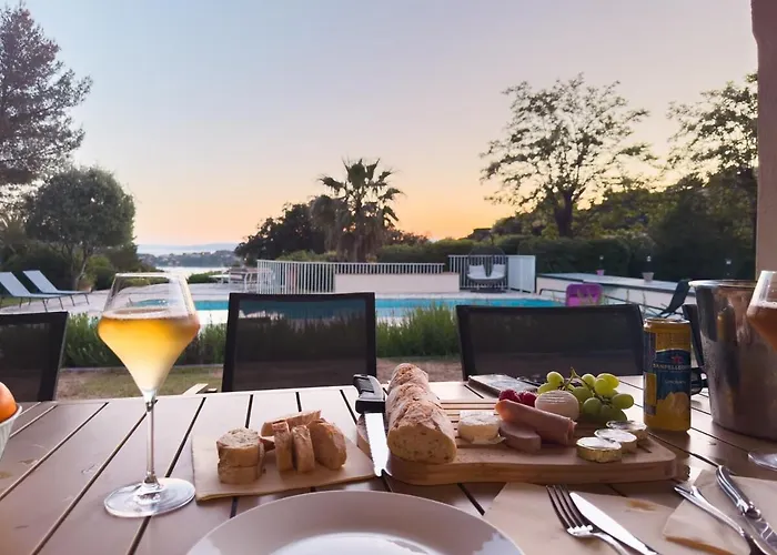 Exclusive Authentic Riviera - Private Pool, Petanque Court, Panoramic Mediterranean Sea & Esterel Mountain Views Saint-Raphaël