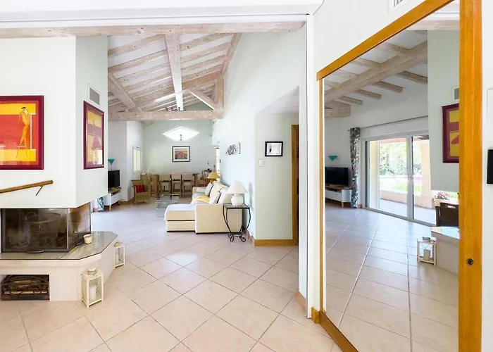 Exclusive Authentic Riviera - Private Pool, Petanque Court, Panoramic Mediterranean Sea & Esterel Mountain Views Saint-Raphaël